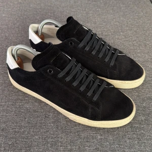 Saint Laurent Skor | 43 - Saint Laurent Sneakers | Grymt skick! | Storlek 43 | Endast skorna ingår | INGA BYTEN | Fraktar spårbart eller möts upp i Täby