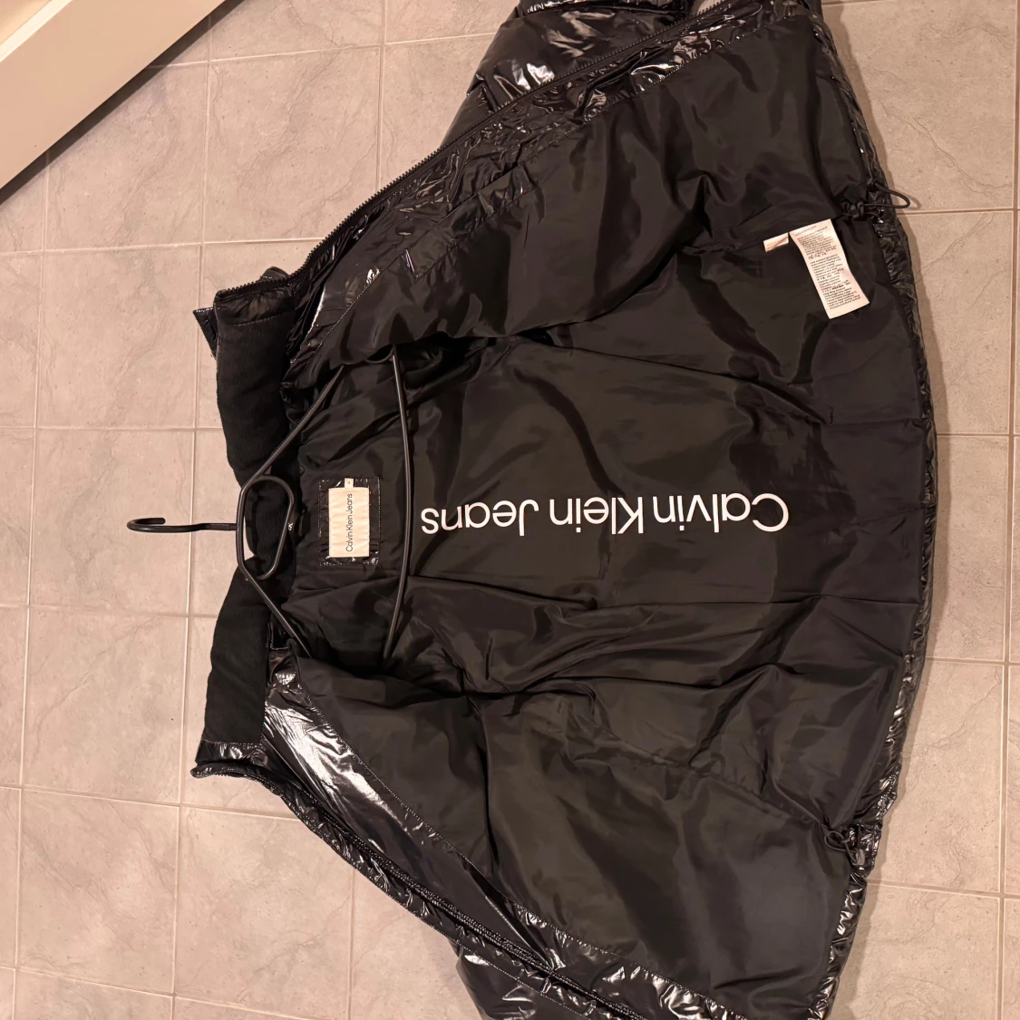 Svart pufferjacka från Calvin Klein Jeans - 1