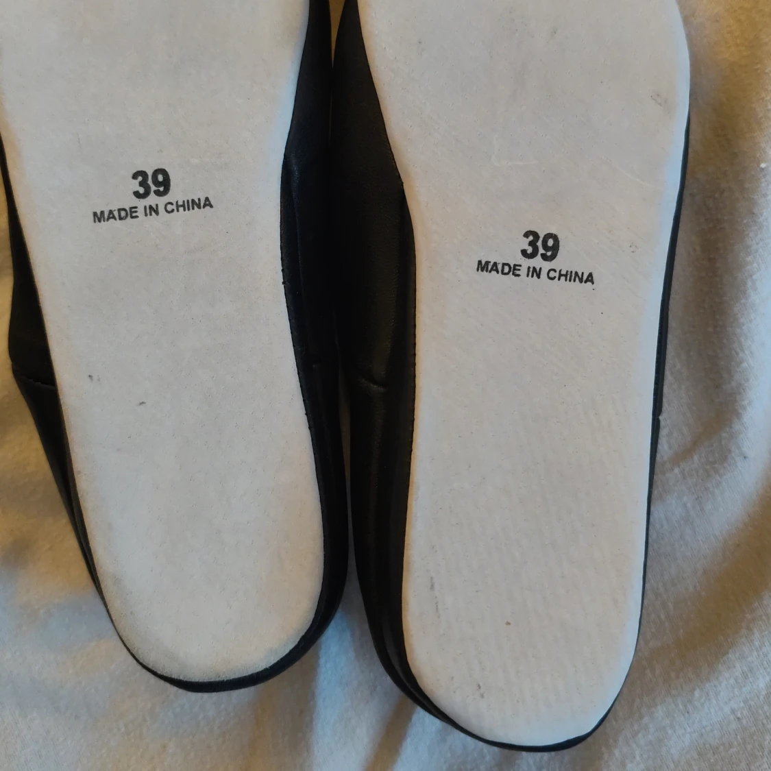 Svarta loafers från Tellus, storlek 39 - 2