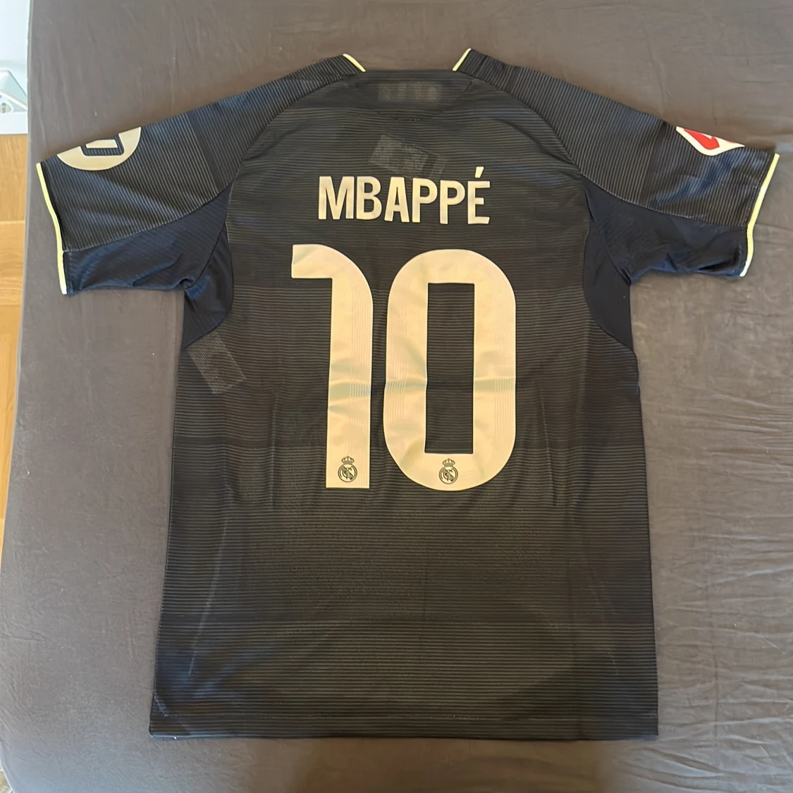 Real Madrid bortaställ Mbappe #10 - 1