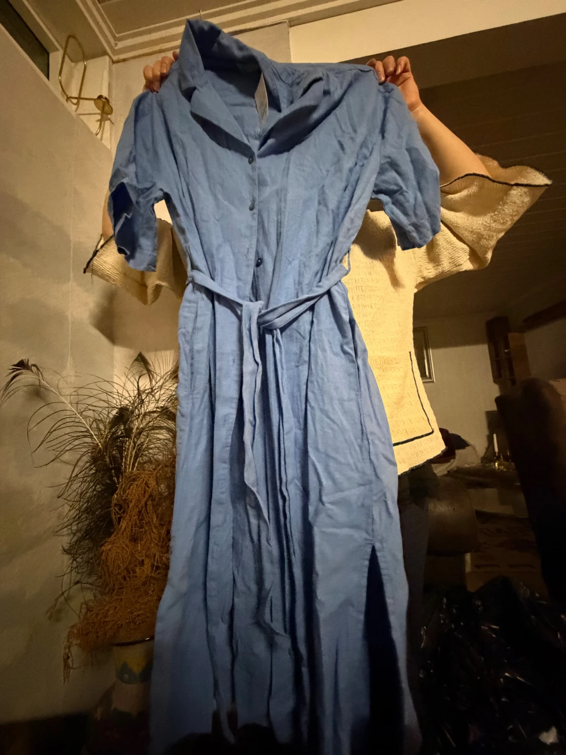 Blå långklänning med knytskärp