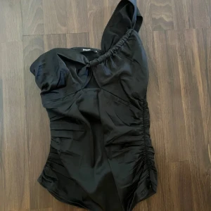 Topp - Topp från bikbok i S🖤Använd en gång så precis som ny!