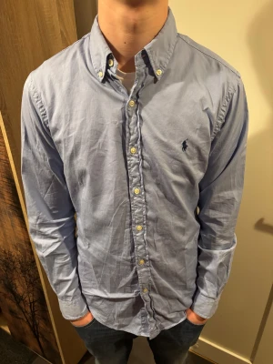 Ralph Lauren Skjorta - 186 i bilden | Fint skick | schysst passform | ingen defekt | priset kan diskuteras 🙌