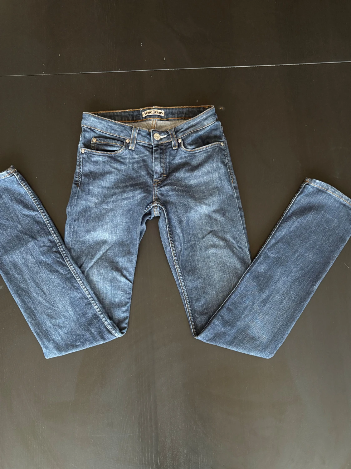 Acne Studios slim fit/straight fit jeans i storlek W26 L32 - 1