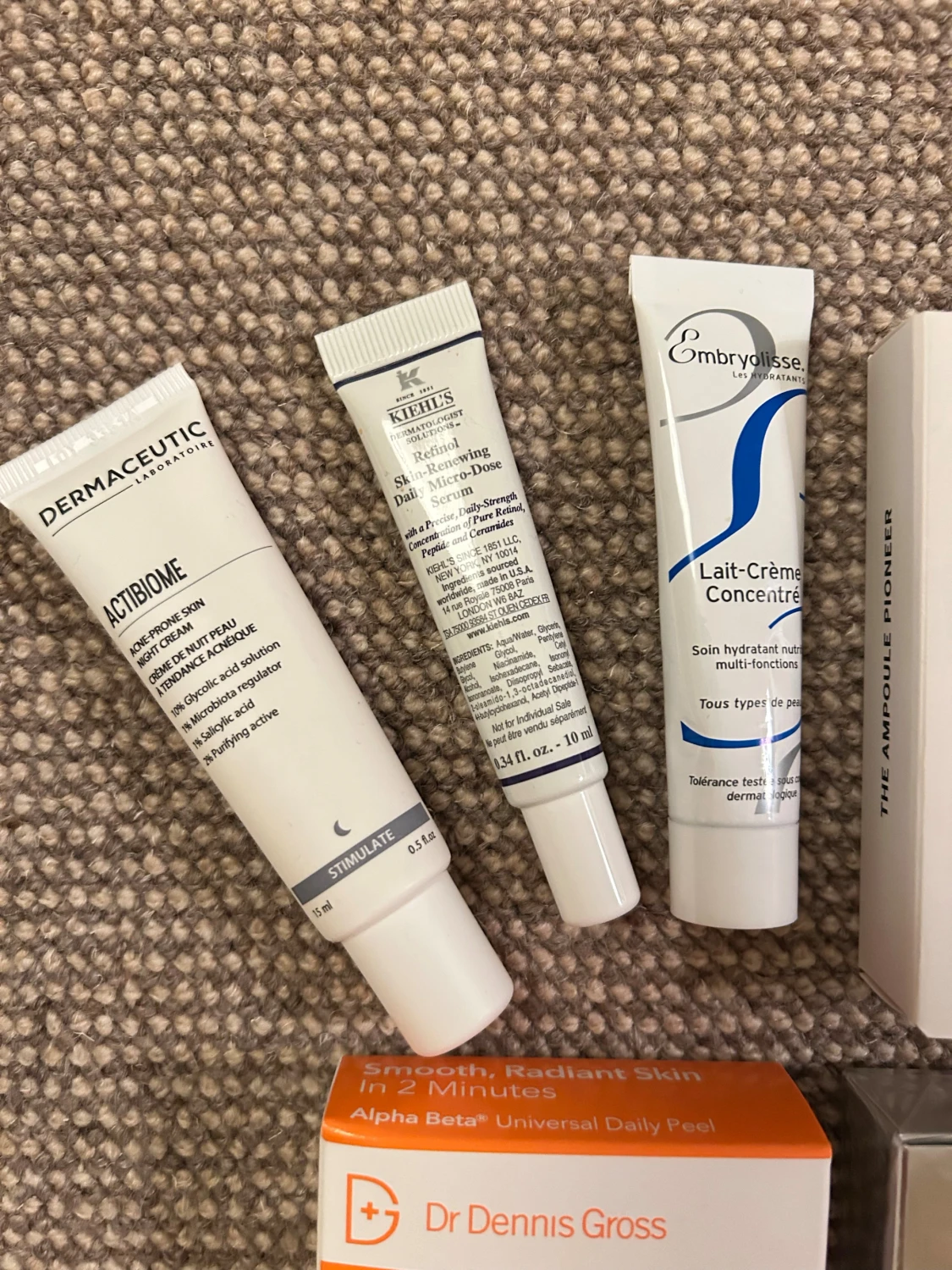 Hudvårdskit med ampuller och serum - 2