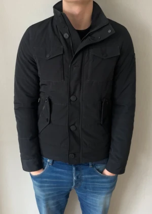 J Lindeberg fieldjacka - Fint skick, ända defekten är att märket är lite skrapigt.