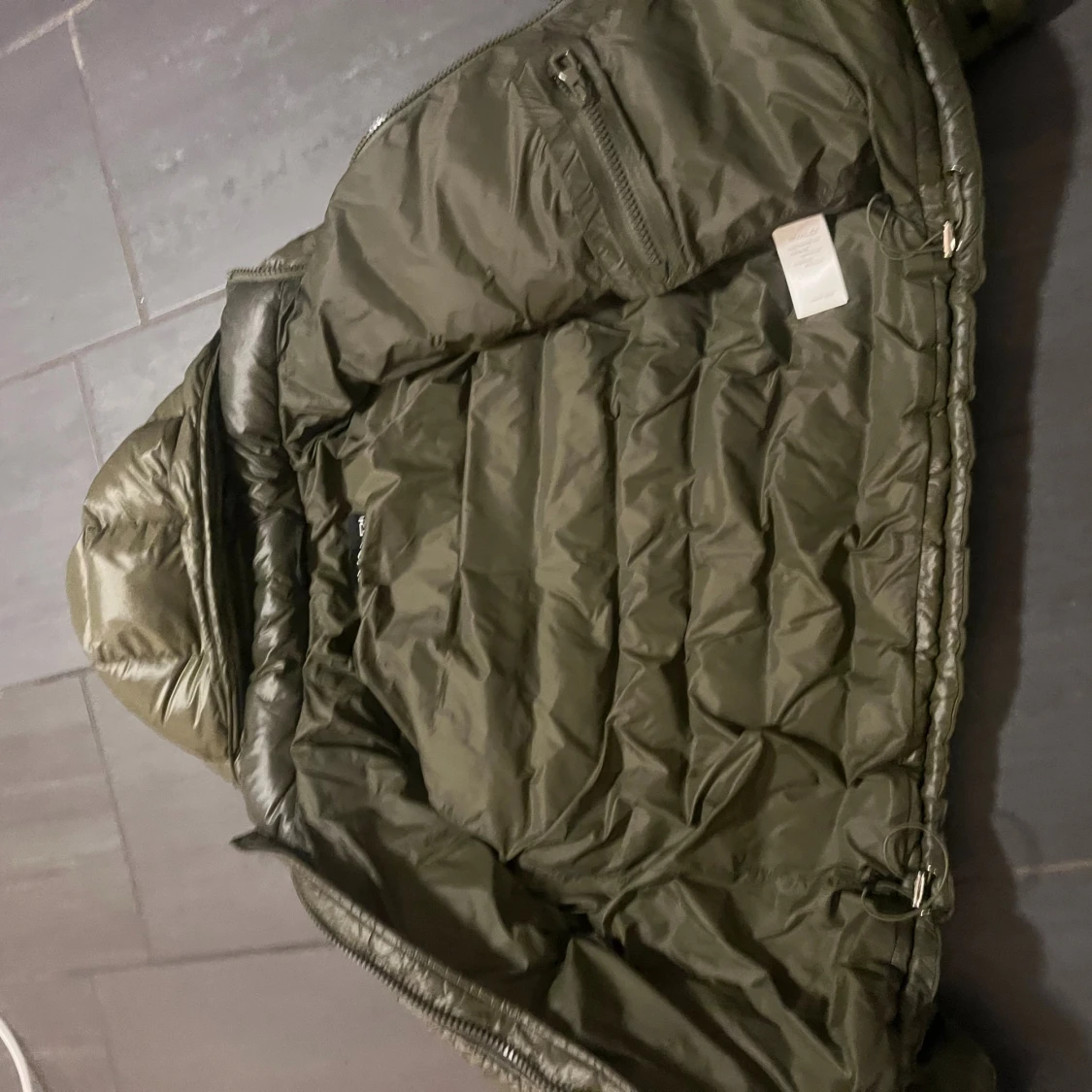 Olivgrön pufferjacka från Bvaldi - 3