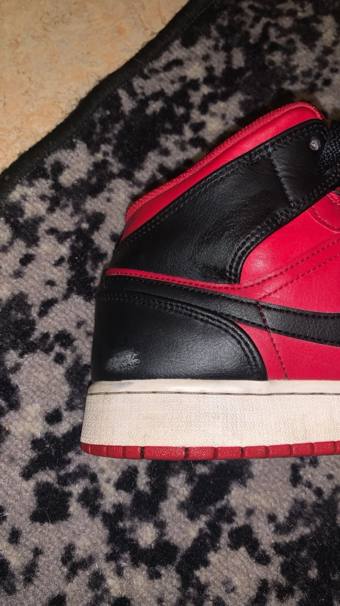 Nike Air Jordan 1 Mid röd/svart 39 - 1