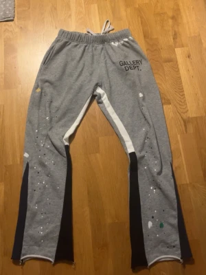 Gallery dept. - Säljer dessa byxor då jag börjar tröttna på dom