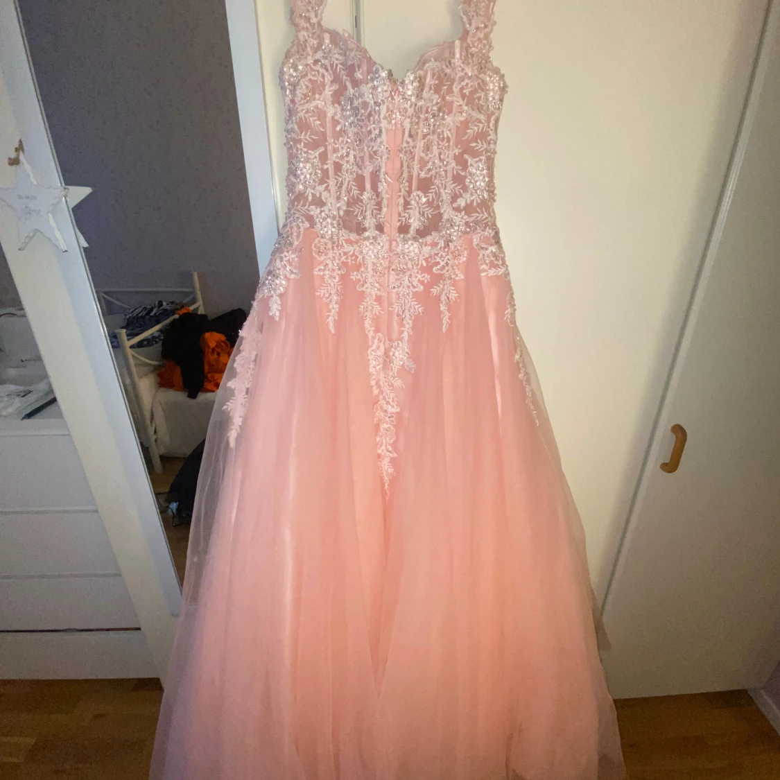 Rosa långklänning med spets och paljetter - 2