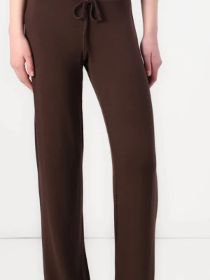 Bruna mjukisbyxor  - Bruna mjukisbyxor från ginatricot som inte kommer till användning och är lite stora på mig 