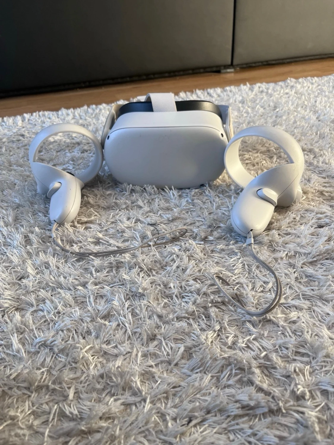 Meta Quest 2 VR-headset med handkontroller