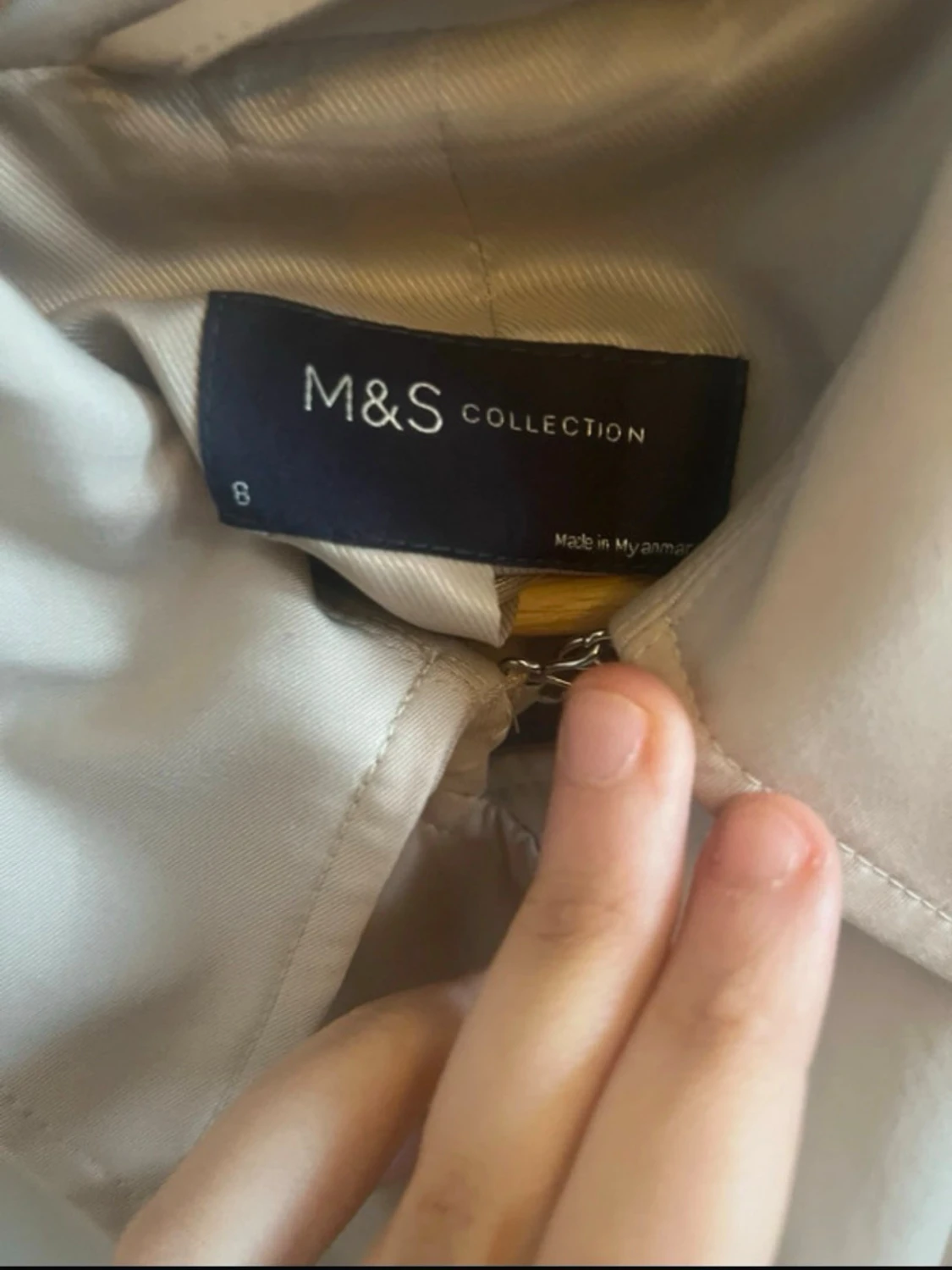 Beige trenchcoat från M&S Collection - 1