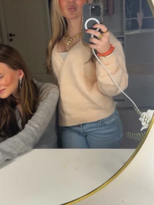 Persika rosa stickad tröja  - Superskön stickad omlott tröja från Lindex! Inga defekter💞