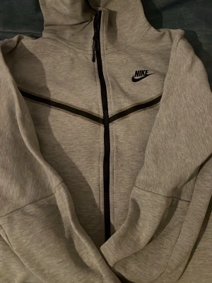 Nike tech fleece - En gammal model av Nike tech fleece