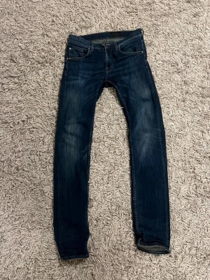 Tiger of Sweden jeans W29 - Snygga mörkblå jeans från Tiger of Sweden med slim passform | Storlek W29 L32 | Svarar gärna på frågor |🙌🙌
