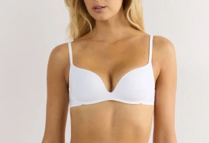 Gioia Bh Intimissimi  - Oanvänd Intimissimi bh i modellen ”Gioia” i Stl 75B, med lapp kvar 🤍 Säljer då det är fel storlek. Nypris 420kr