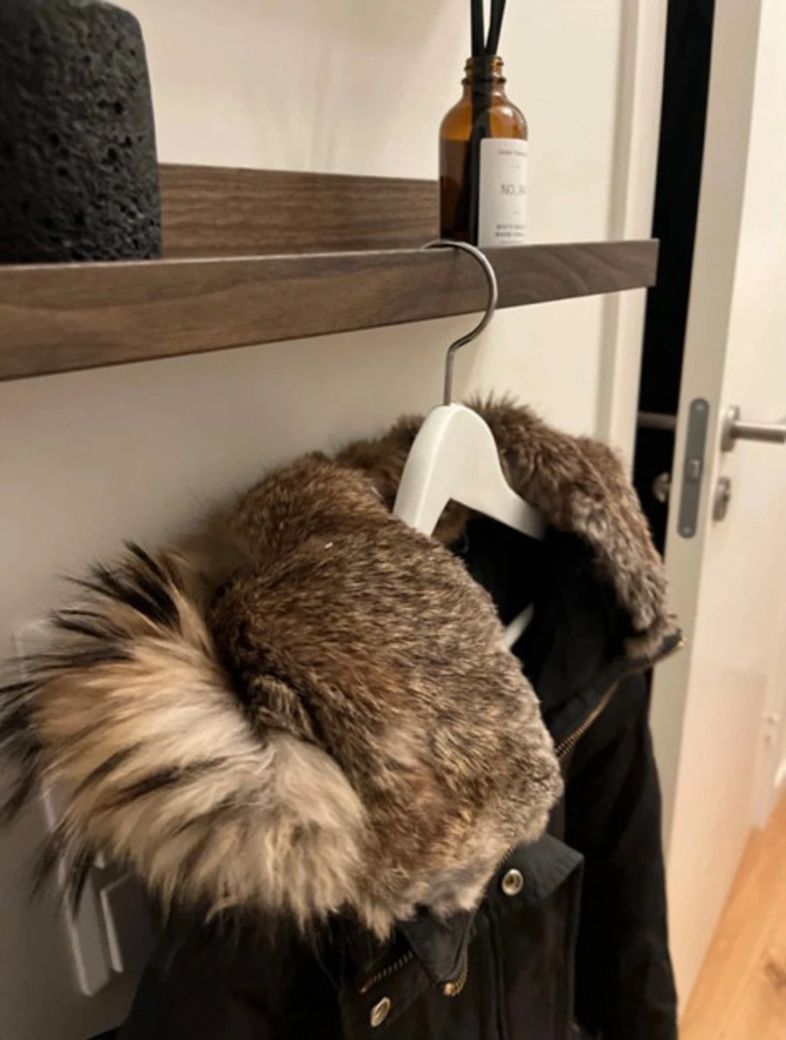 Svart parkajacka med päls från Woolrich - 2