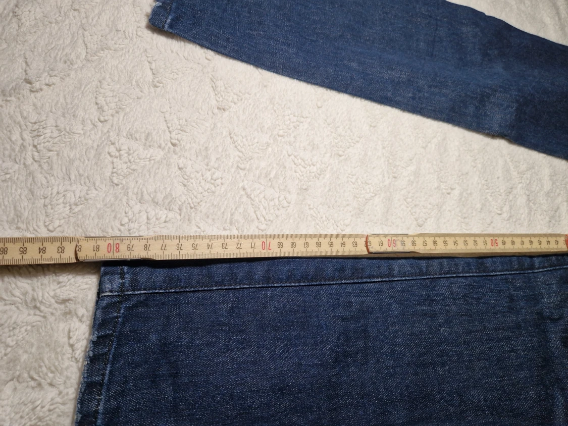 Mörkblå low rise jeans  - 5