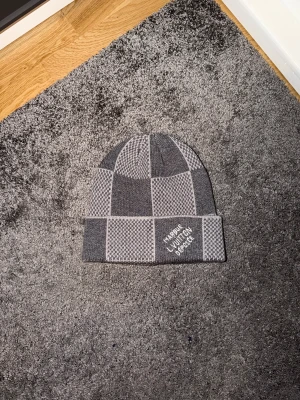 Mössa / Beanie - New, never worn. I ship same day.