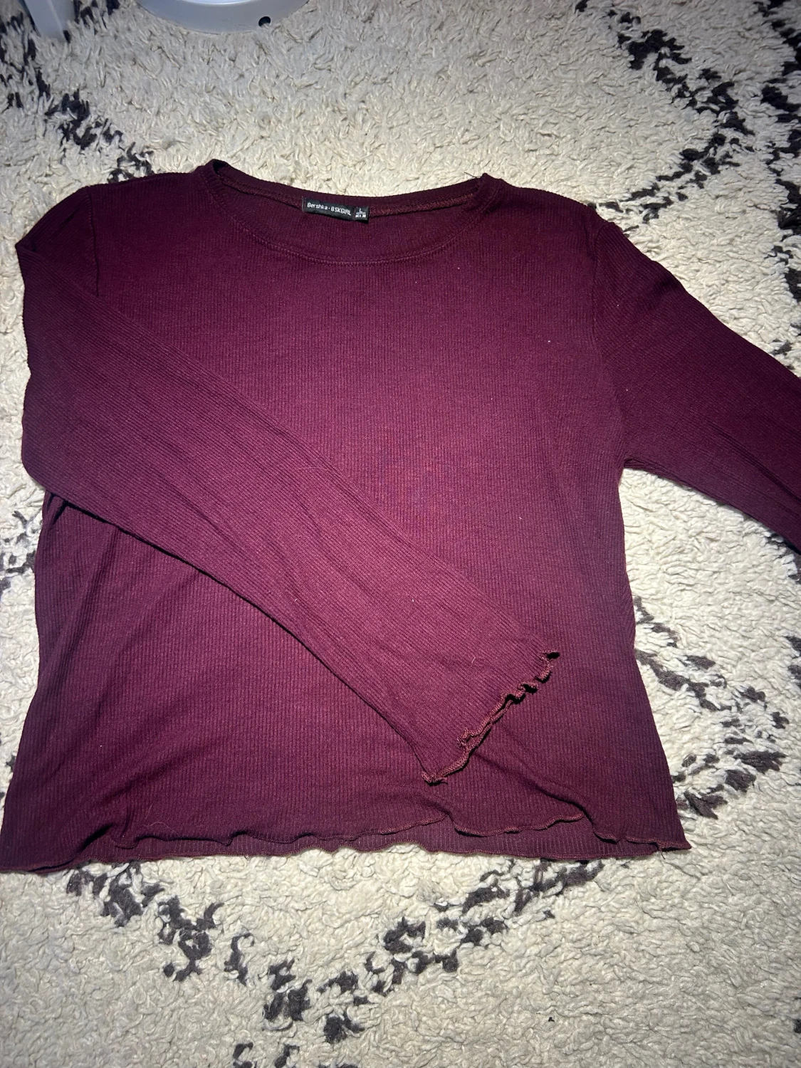 Vinröd ribbad långärmad tröja