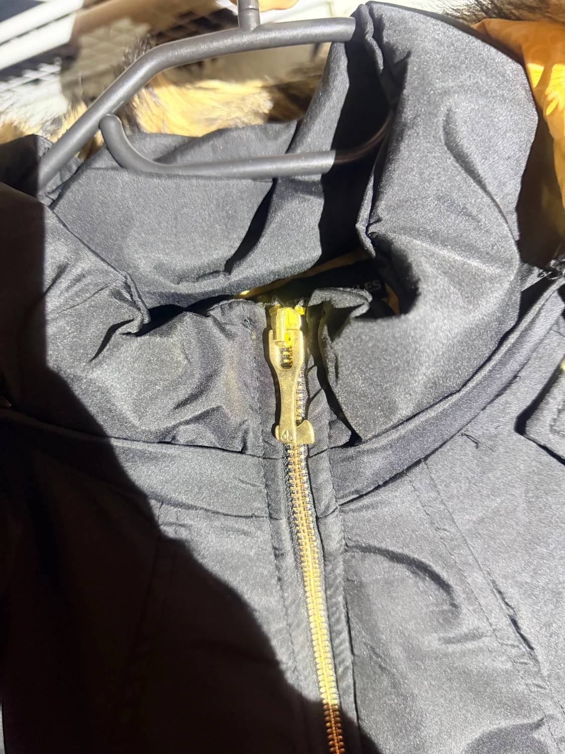 Svart pufferjacka från Moose Knuckles - 3