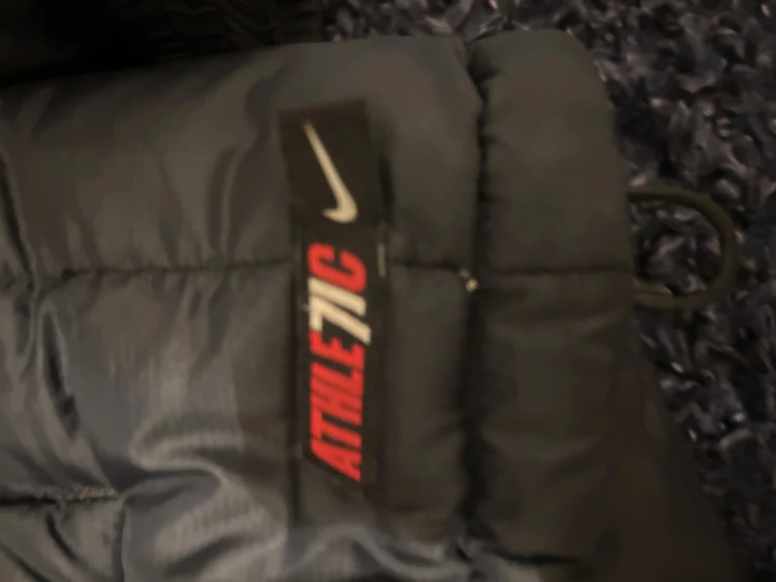 Svart Nike pufferjacka L - 2