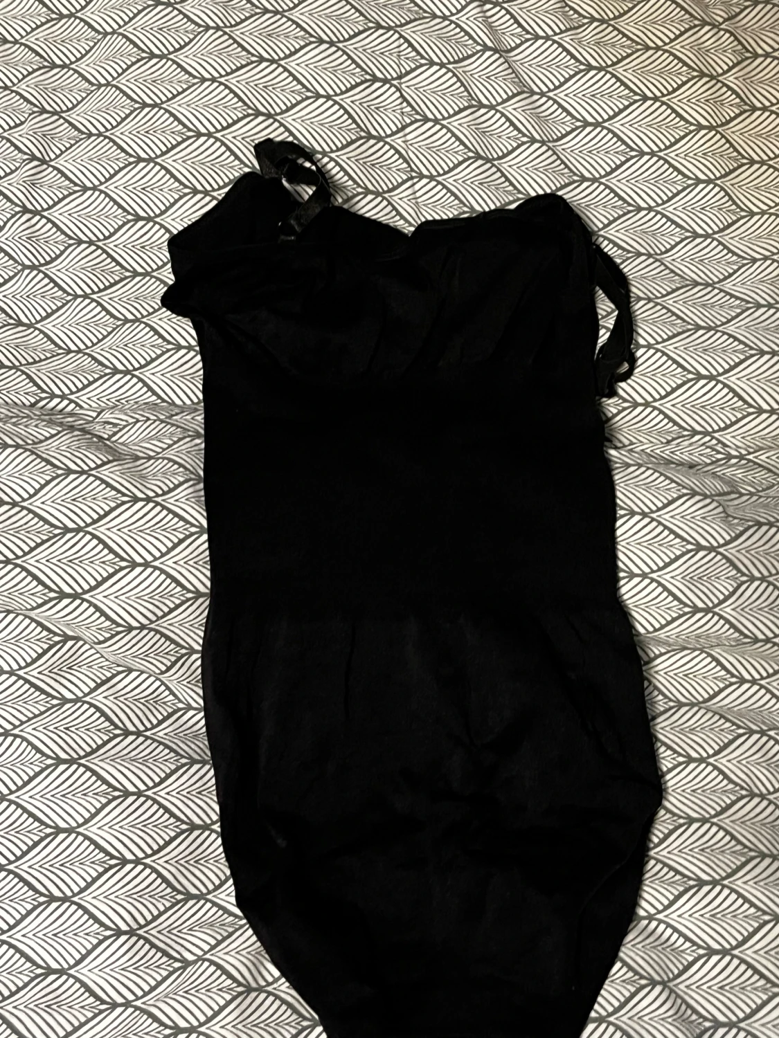 Svart shapewear med justerbara axelband XS - 1