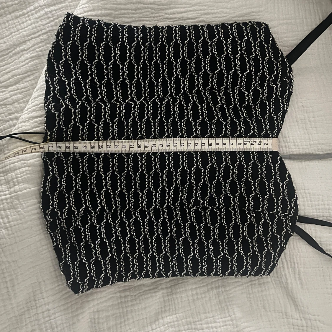 Svart och vit korsett från Dana - 4