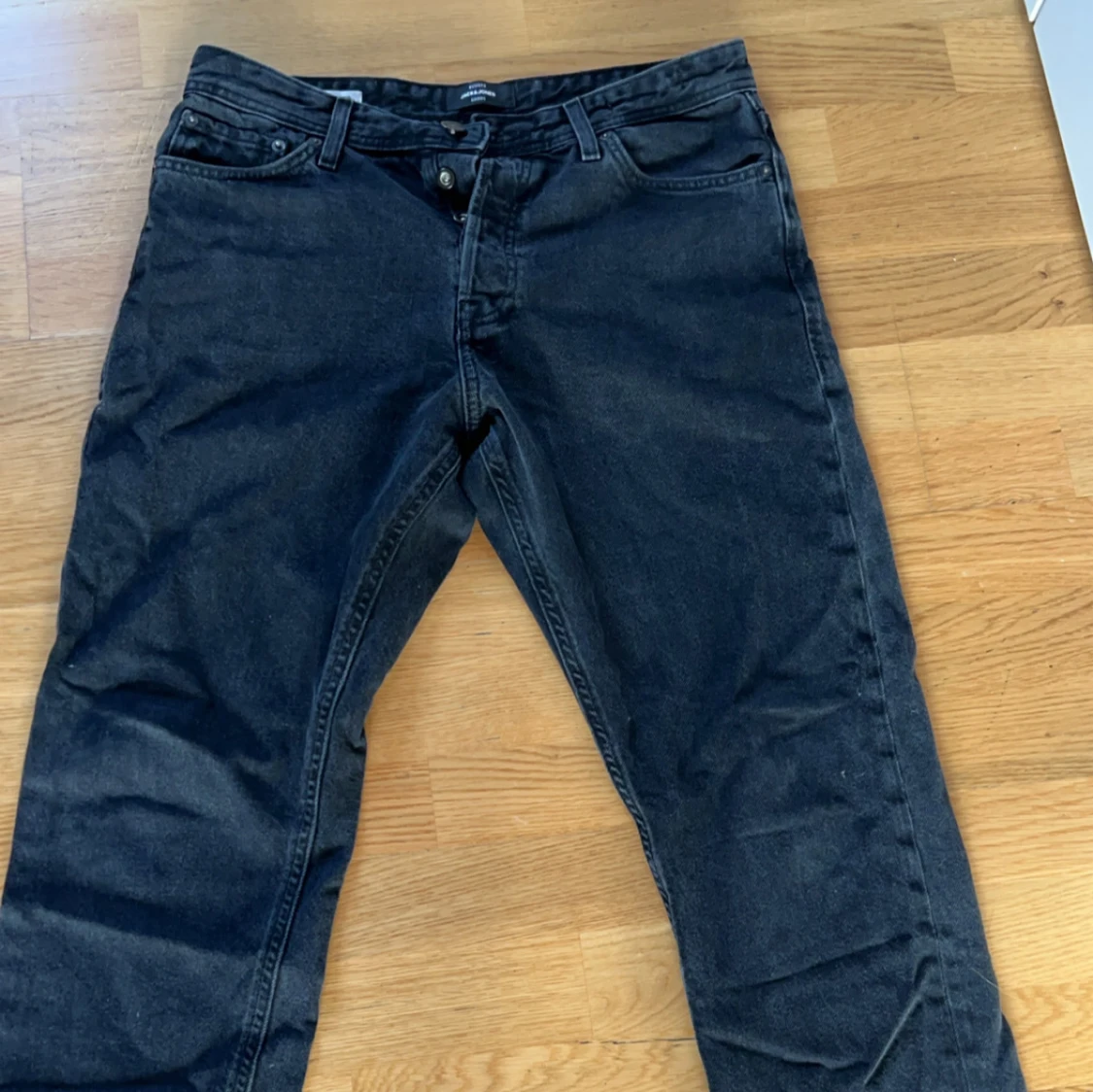 Svarta relaxed jeans från Jack & Jones