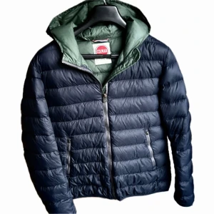 Colmar jacka - Colmar jacka | inga skador | sitter bra på mig med storlek M men är i storlek L. Passar M-L