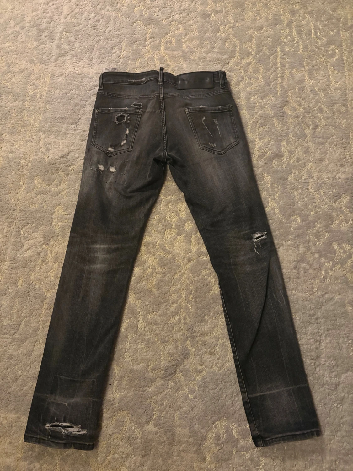 Svarta distressed jeans från Dsquared2 - 1