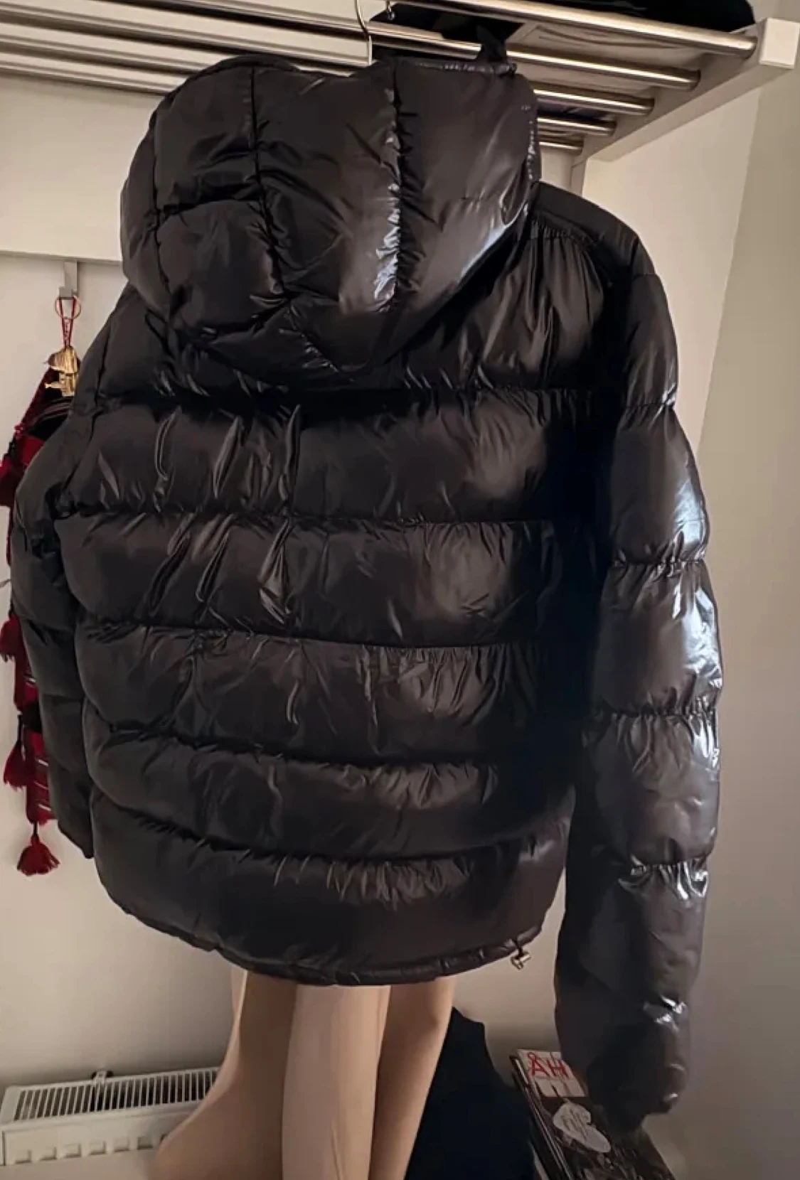 Svart Moncler pufferjacka med huva - 2