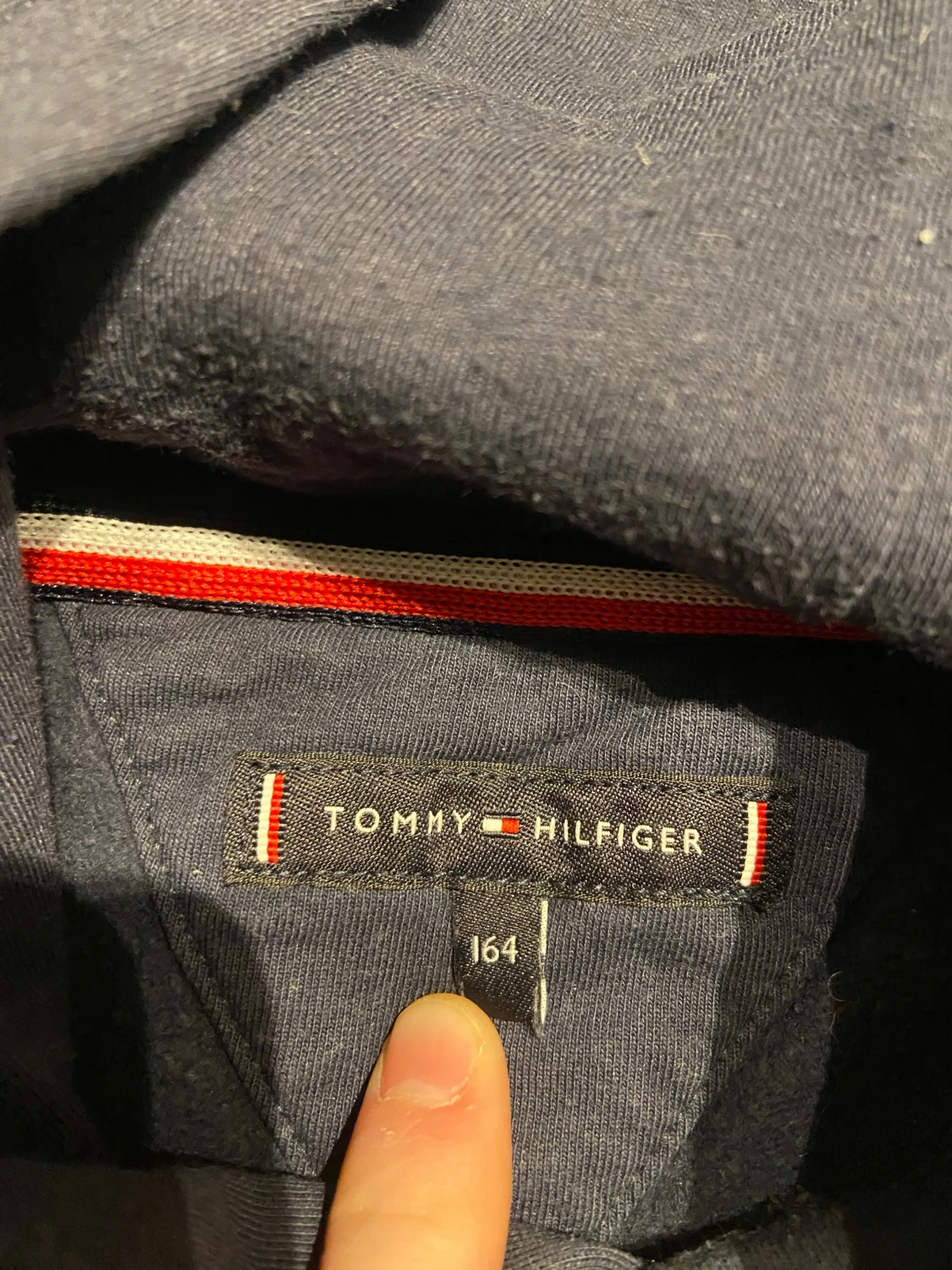 Mörkblå hoodie Tommy Hilfiger - 1