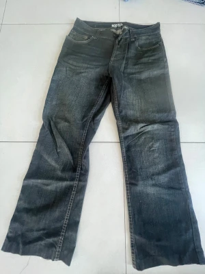 Ett par jeans  - Jeans i okänd modell… Size 32.