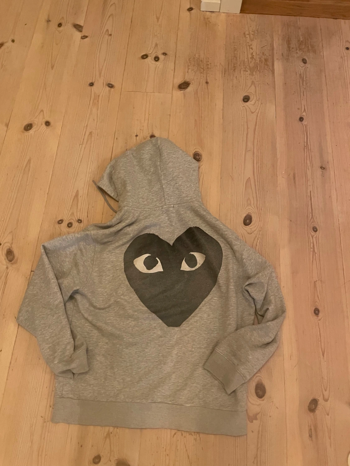 Grå hoodie Comme des Garçons Play - 2