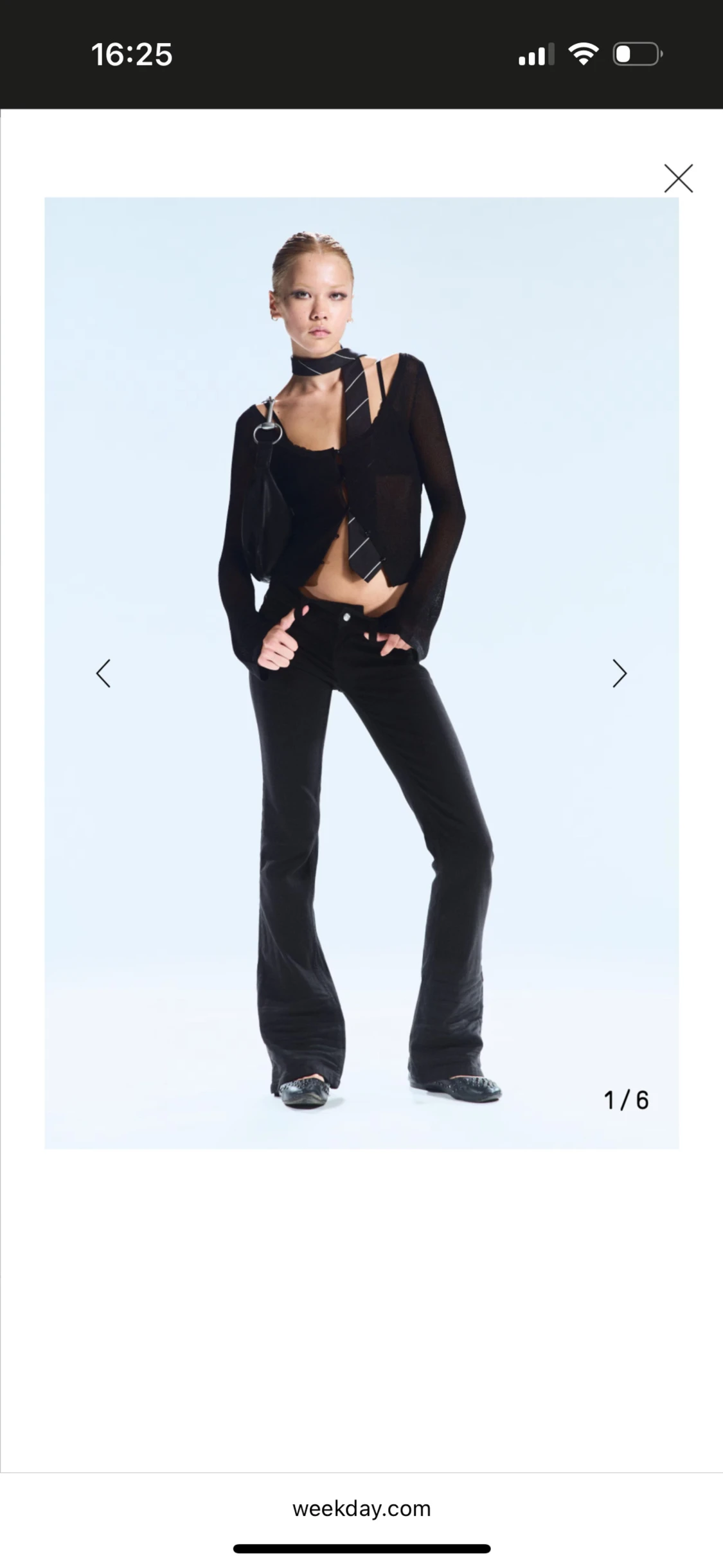 Svarta bootcut jeans från Weekday