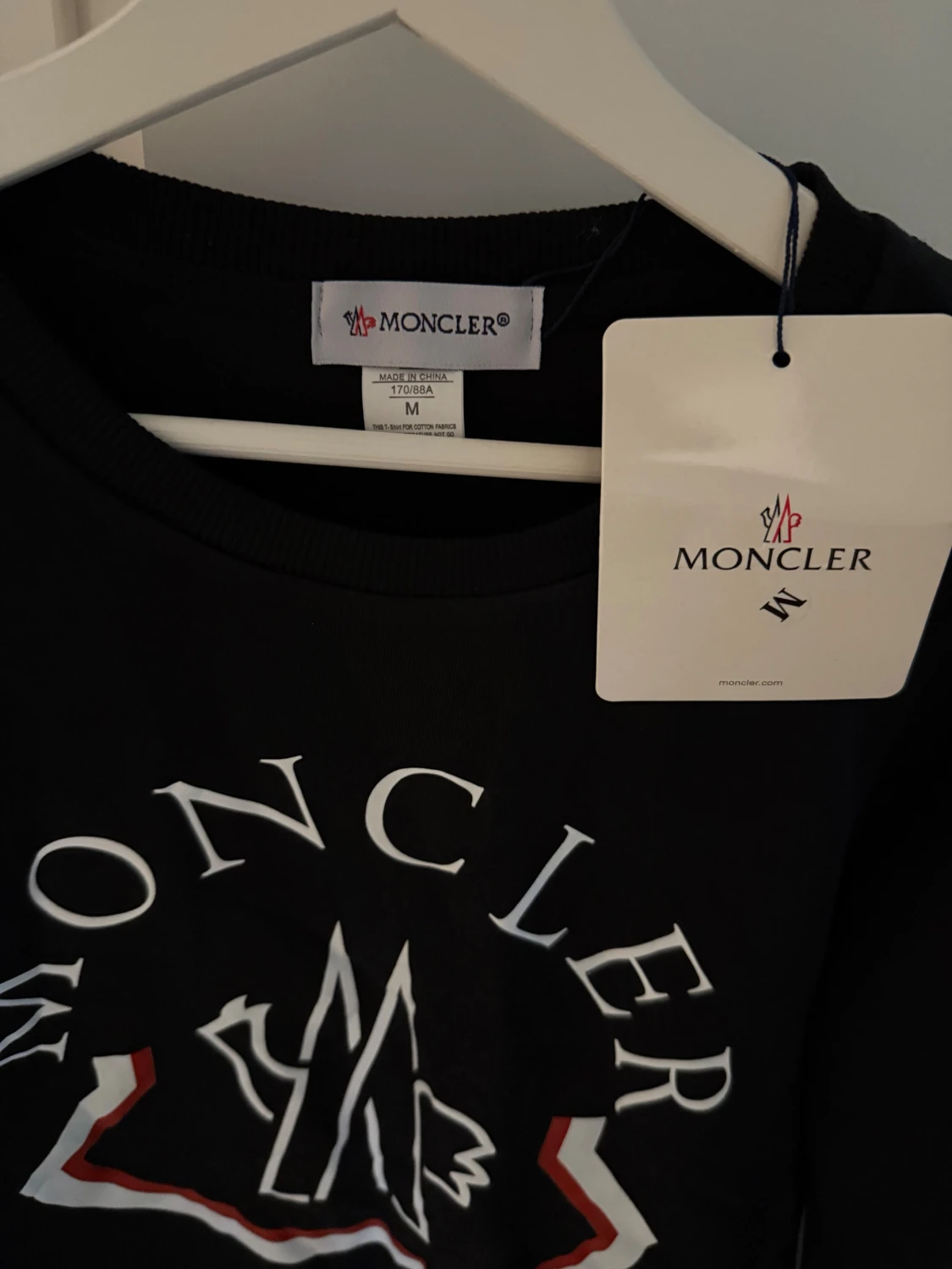 Svart sweatshirt från Moncler med tryck