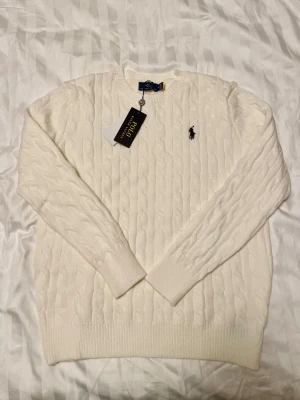 Ralph Lauren Polo tröja - Polo tröja, helt ny är i perfekt skick, kommer med tags, aldrig använd