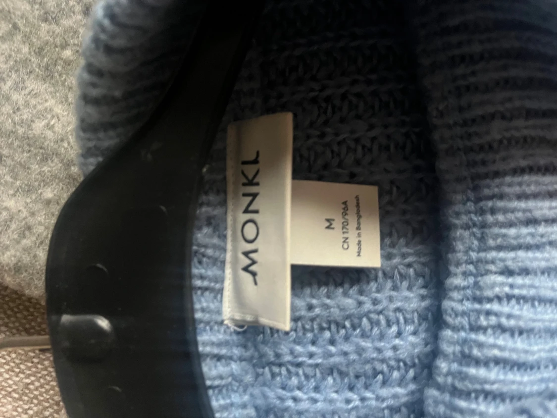 Stickad tröja från Monki stl M - 1