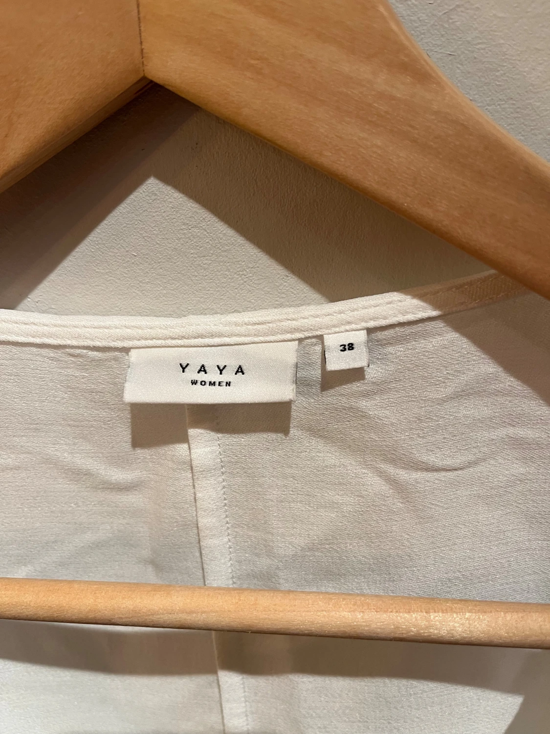 Vit blus från YAYA Women - 2