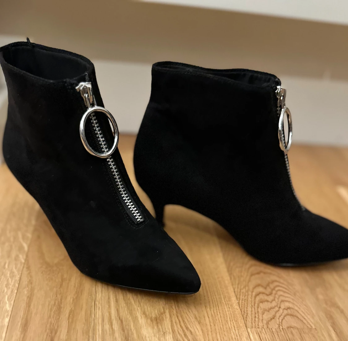 Svarta stövletter med spetsig tå - 3