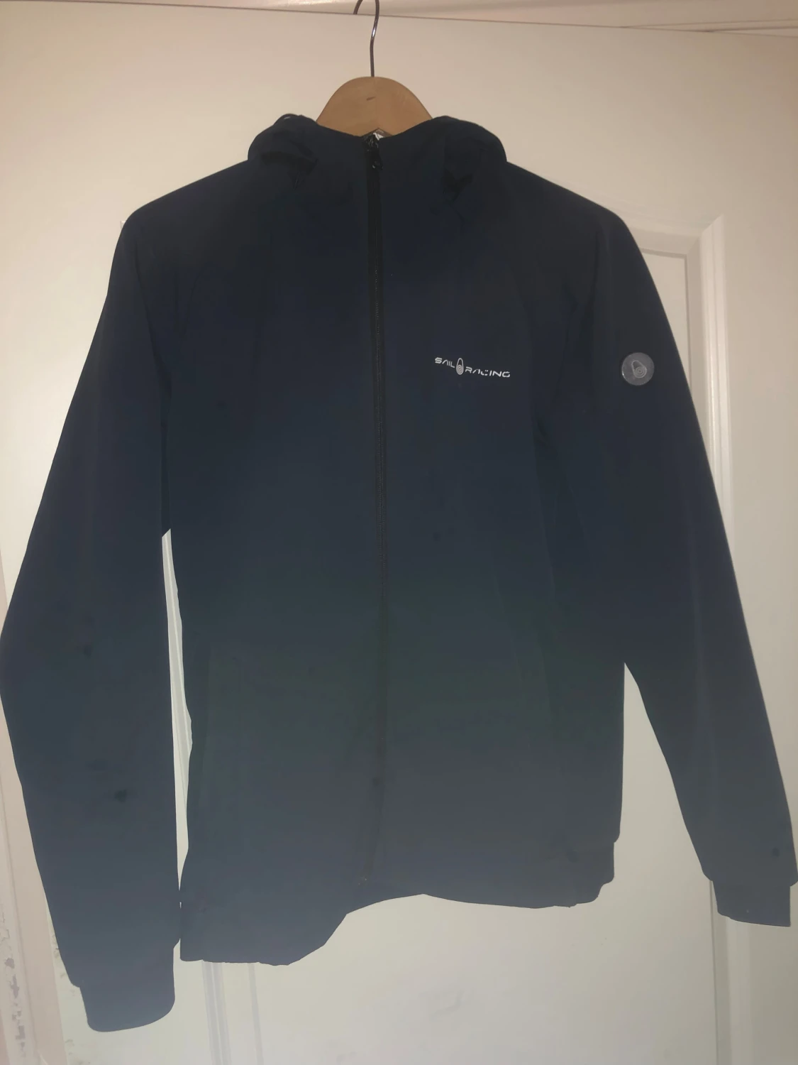 Mörkblå vindjacka från Sail Racing