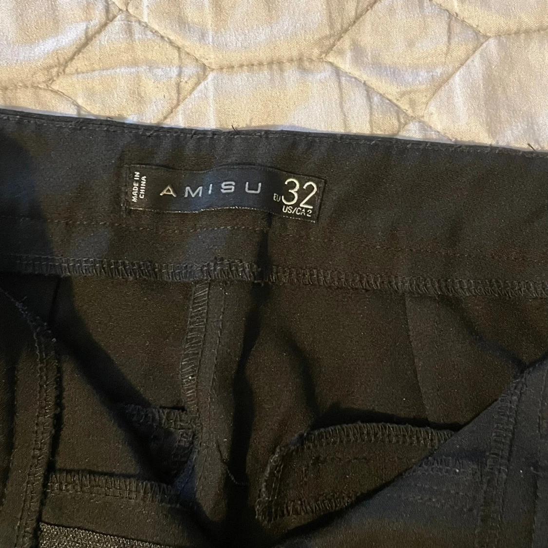 Svarta bootcut-byxor från Amisu - 1