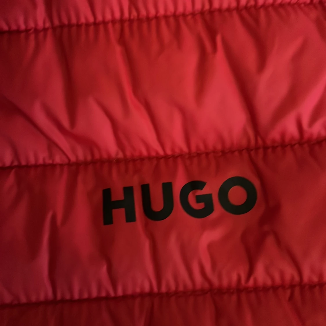 Röd dunväst från HUGO - 4