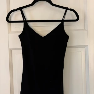 Svart linnetopp från lager 157  - Svart linnetopp från 157 i storlek XS. Aldrig använt, prislappen finns kvar. 