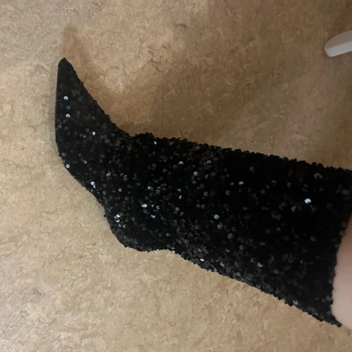 Svarta paljettstövlar med klack - 2