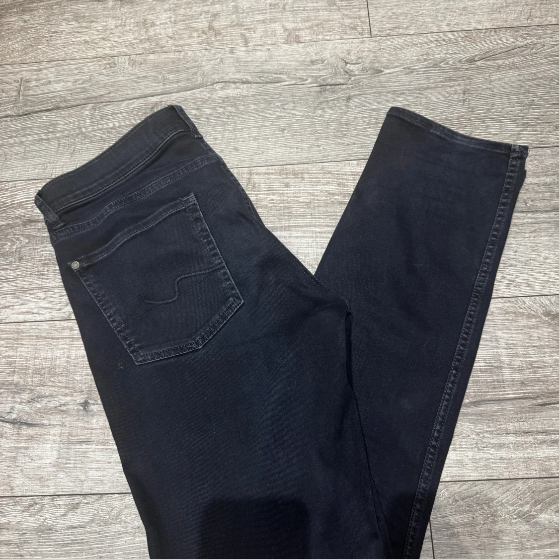 Mörkblåa jeans från 7 For All Mankind