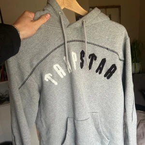 Grå Trapstar set - Ganska oanvänt set i large, äkta. 