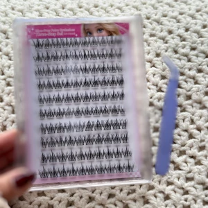 No Glue Lashes - Self Adhesive Lashes with tweezers